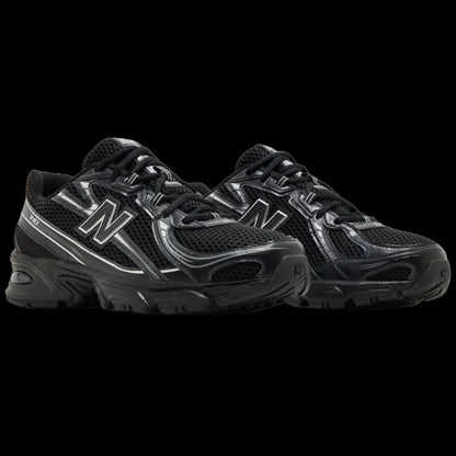 740v2 'Black Silver Metallic'